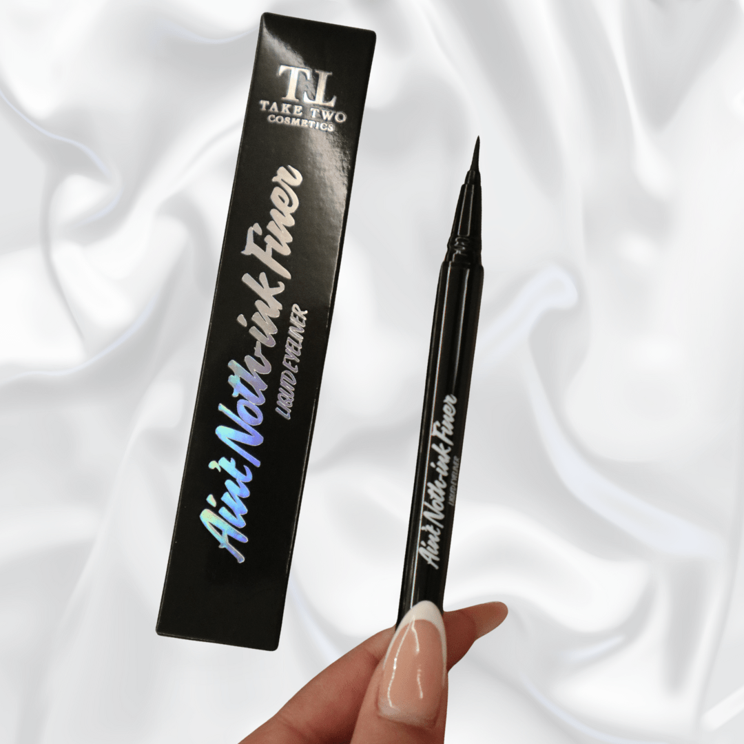LIQUID EYELINER